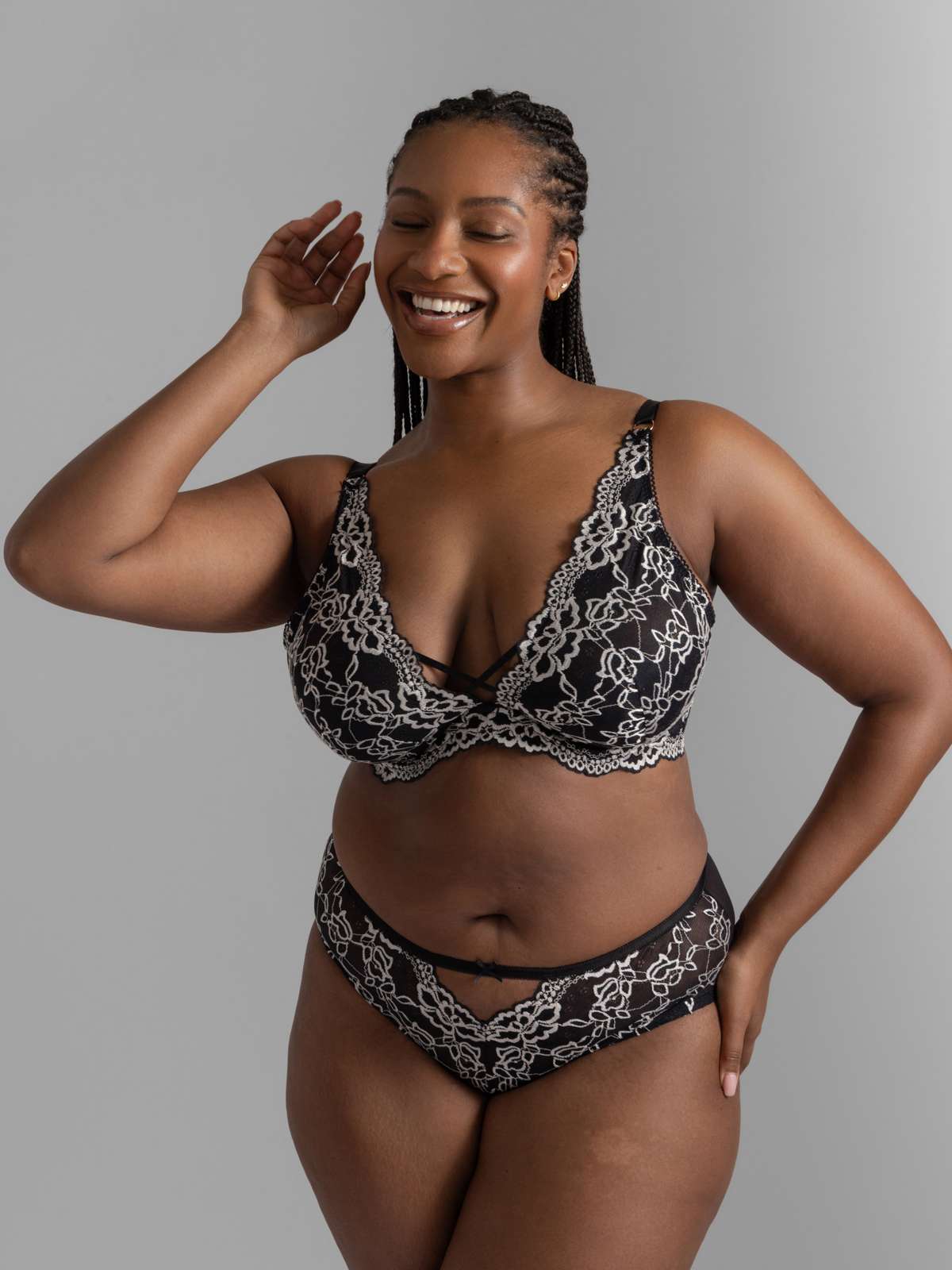 Xanthia Light Padded Plunge Bra