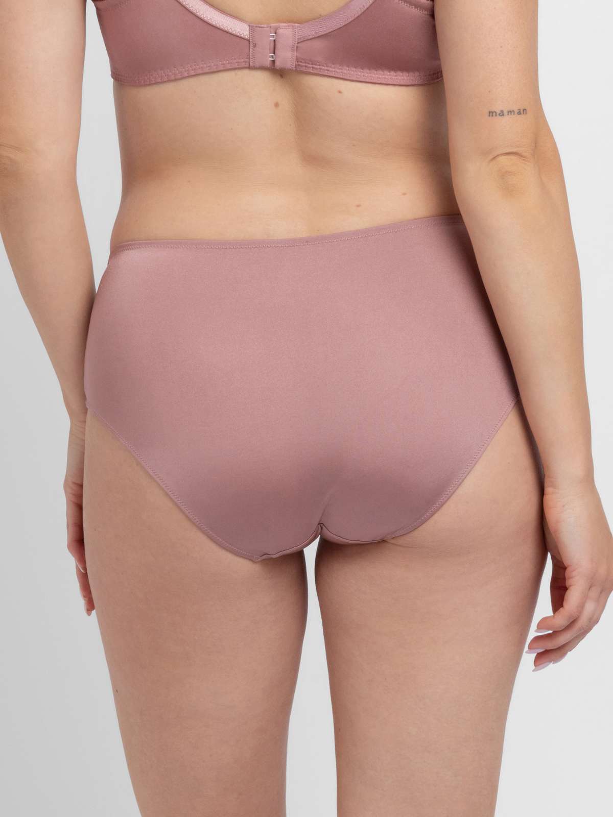 Celine-2pp Brief
